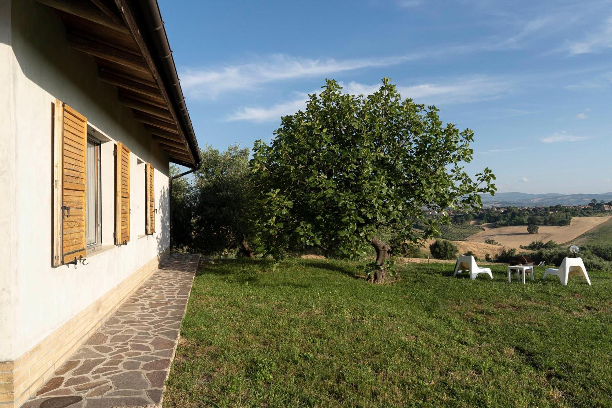 B&B La Figuretta Єзі Екстер'єр фото
